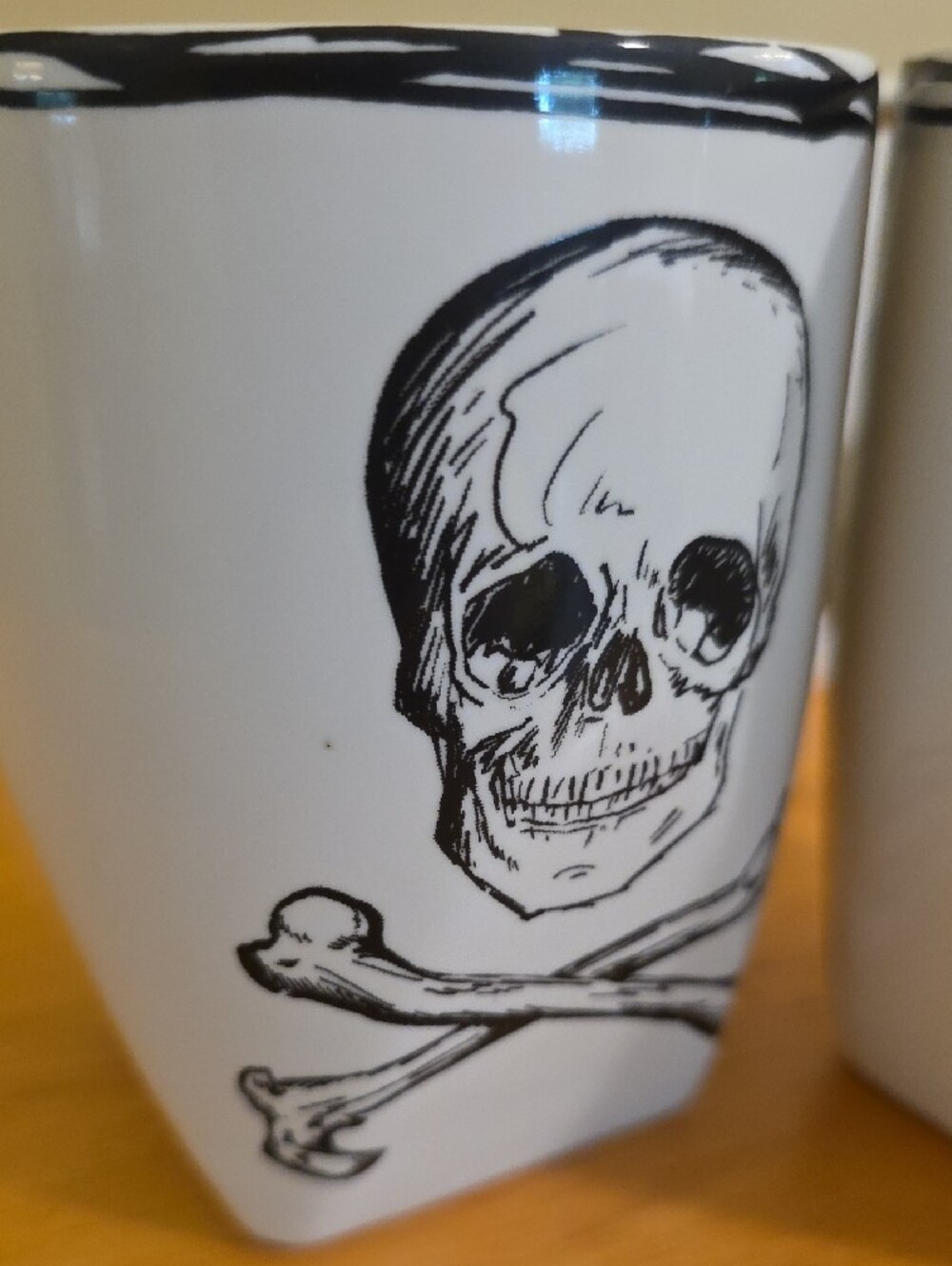 Skull & Crossbones Porcelain Gothic Halloween Coventry 3 Mugs Double Sided - Picture 11 of 12